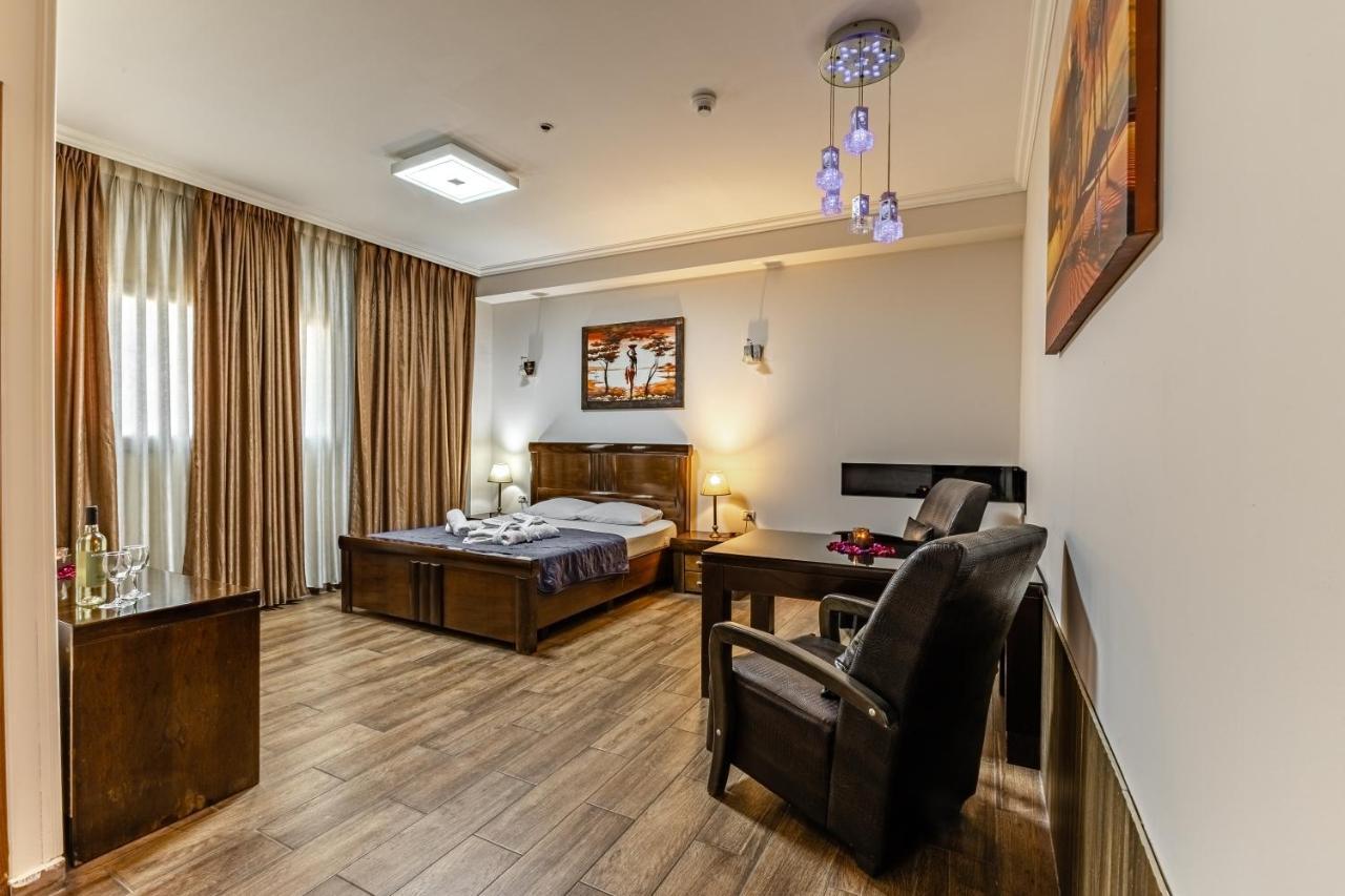 Hotel House Ришон-ле-Цион Экстерьер фото