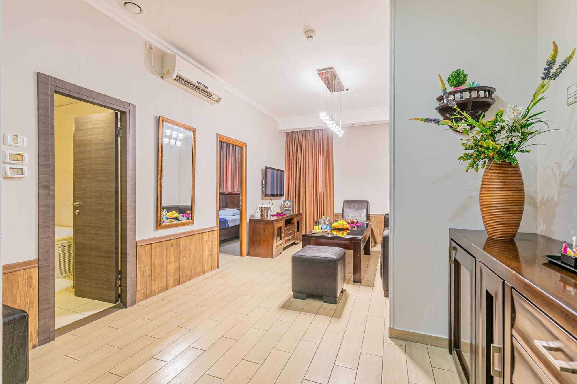 Hotel House Ришон-ле-Цион Экстерьер фото